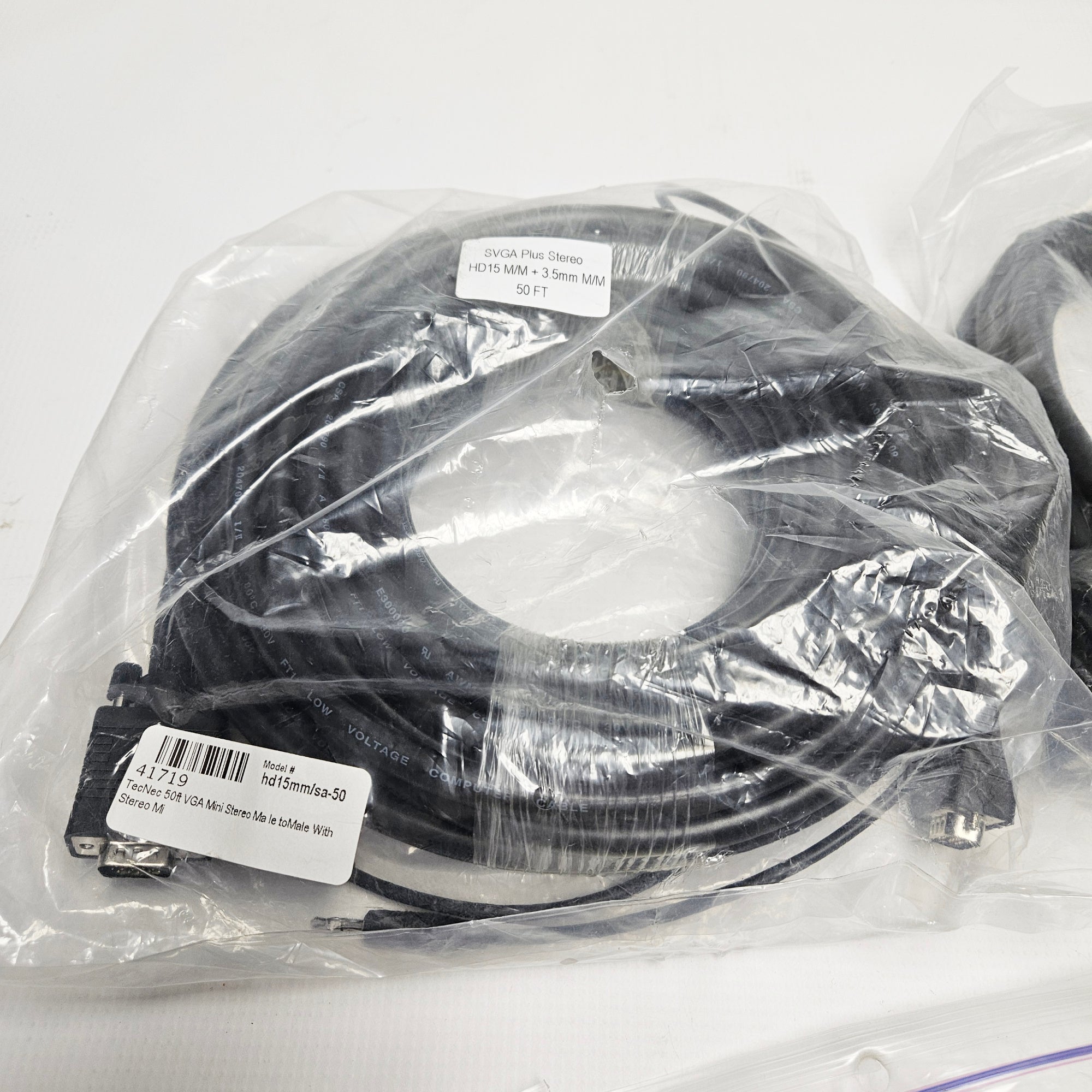 C2G RapcoHorizon Dayton Audio VGA HD15 3.5 Composite RCA Cable Wall Plate Bundle