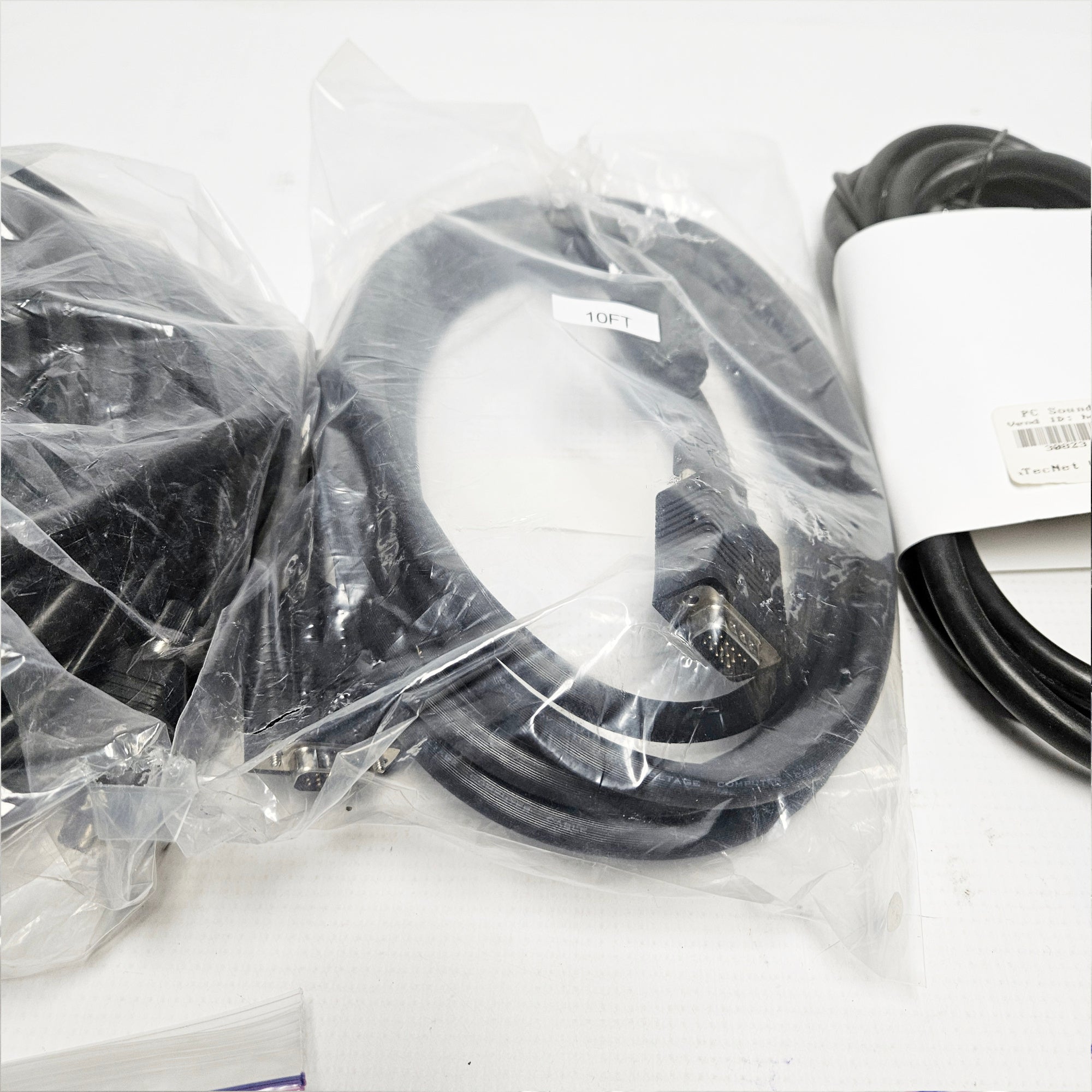 C2G RapcoHorizon Dayton Audio VGA HD15 3.5 Composite RCA Cable Wall Plate Bundle