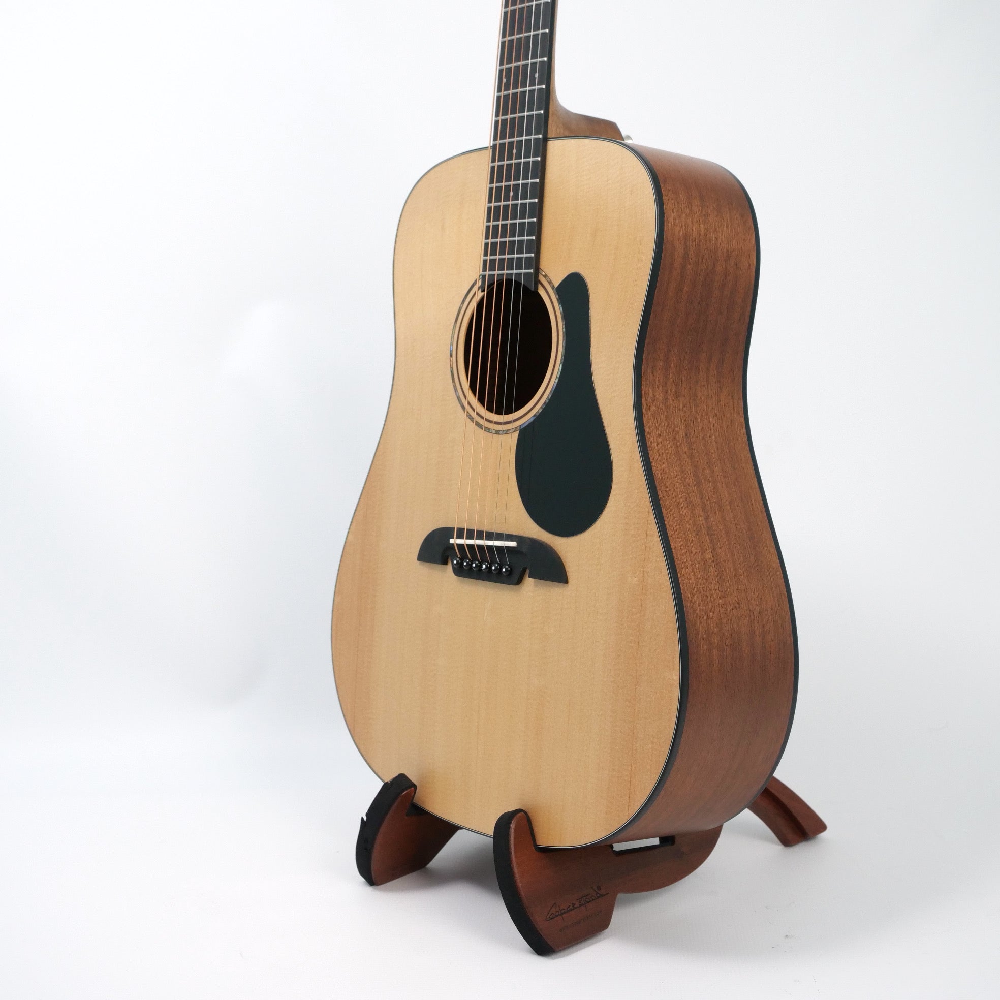 Alvarez Artist AD30 Solid Spruce Acoustic Guitar
