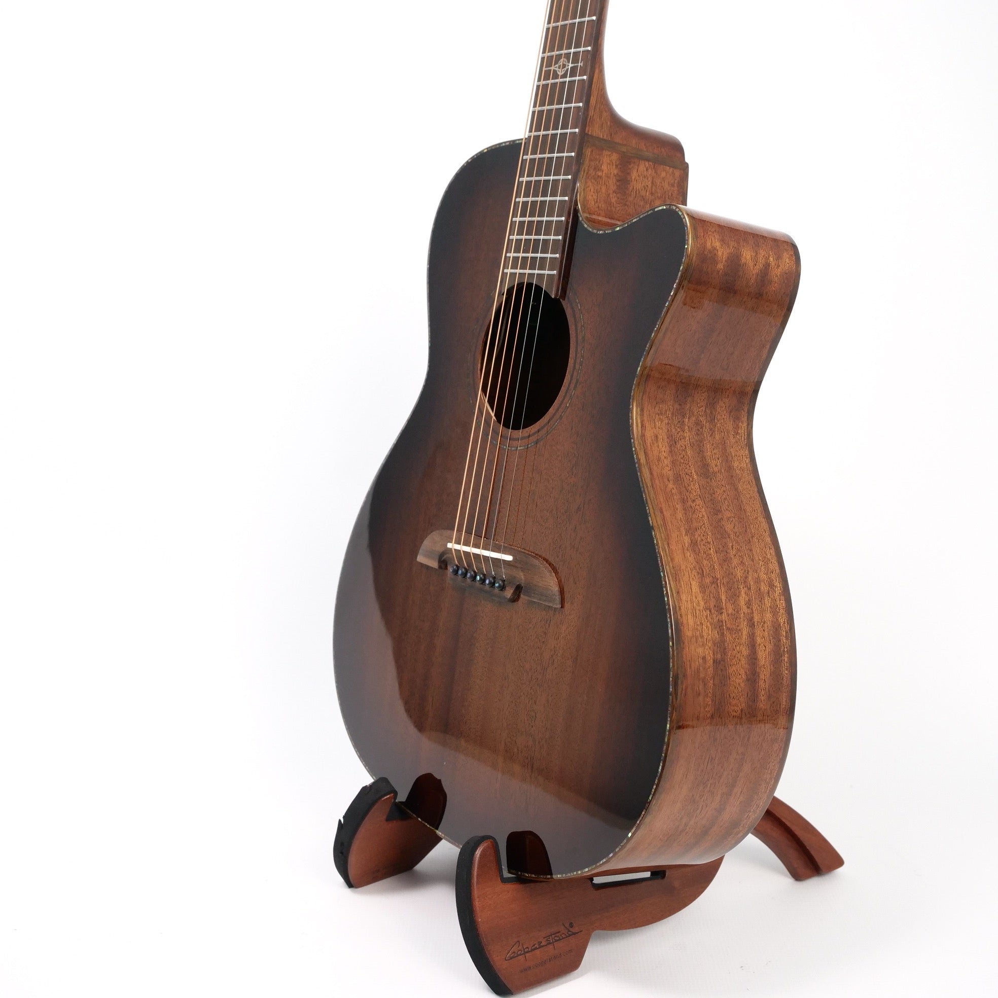 Alvarez Masterworks MFA66CESHB Acoustic Electric Guitar with Case